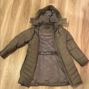 Eddie Bauer Green Puffer Jacket with Hood and Insulation